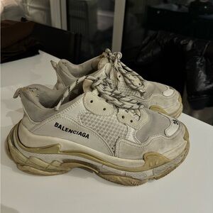 BALENCIAGA triple S sneaker